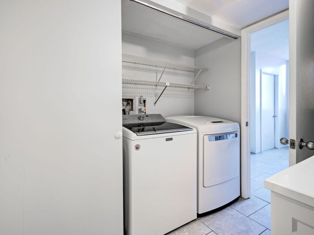 3006 Caring Way #210, Port Charlotte 3006 Caring Way #210, Port Charlotte: In-unit laundry