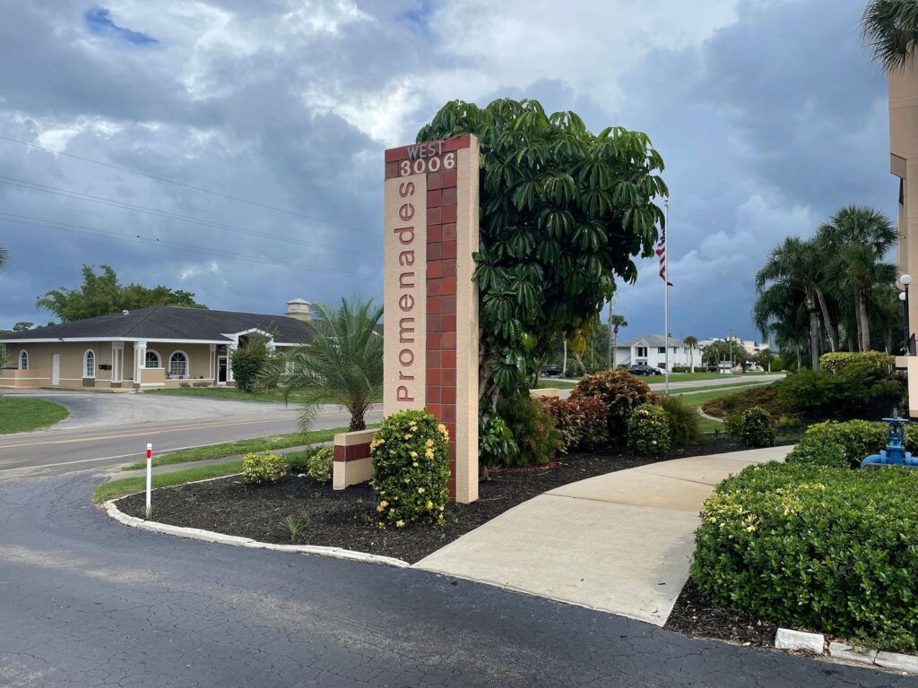 3006 Caring Way #210, Port Charlotte 3006 Caring Way #210, Port Charlotte: Community entrance